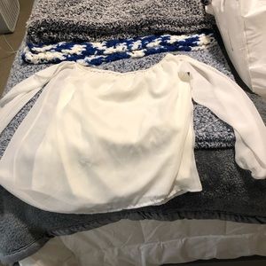 WHITE OFF THE SHOULDER TOP!